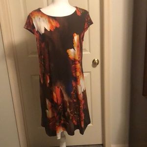 Flowy, trapeze dress in fall colors